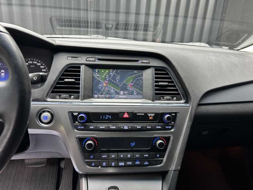 HYUNDAI Sonata - Vista 10