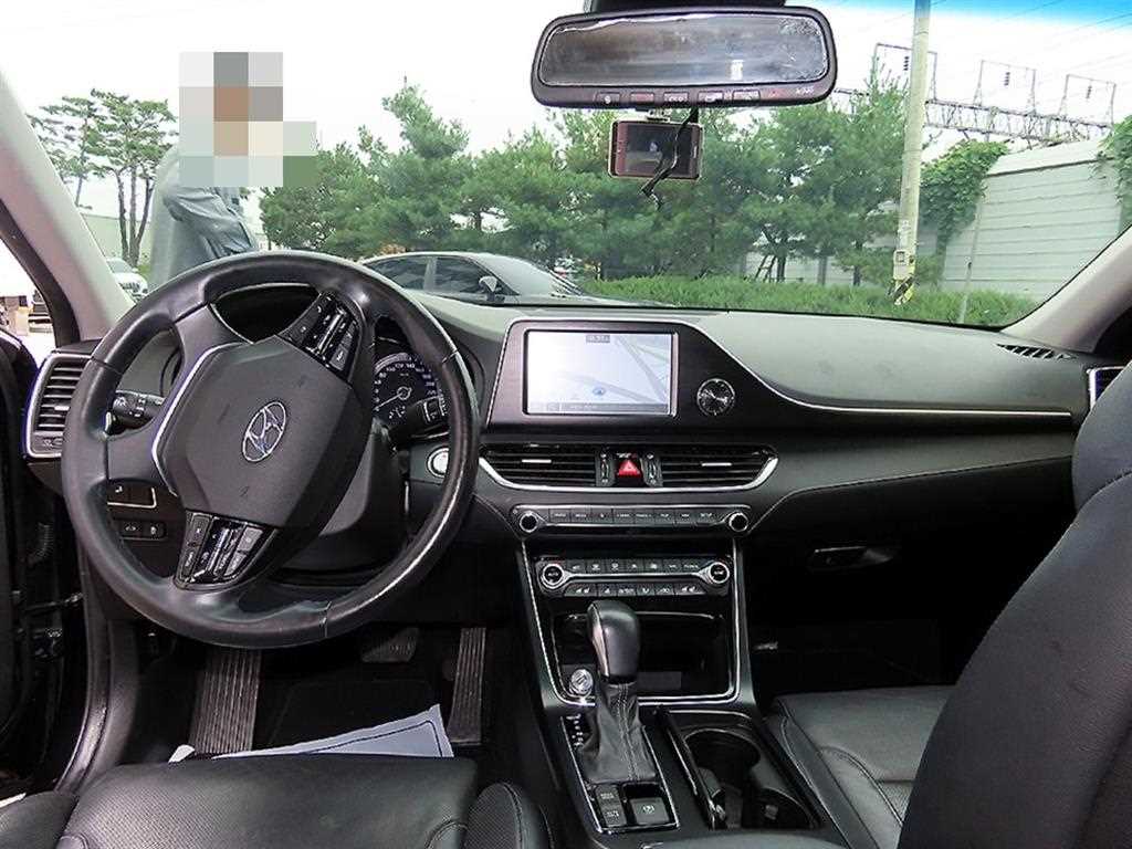 HYUNDAI Grandeur - Vista 7