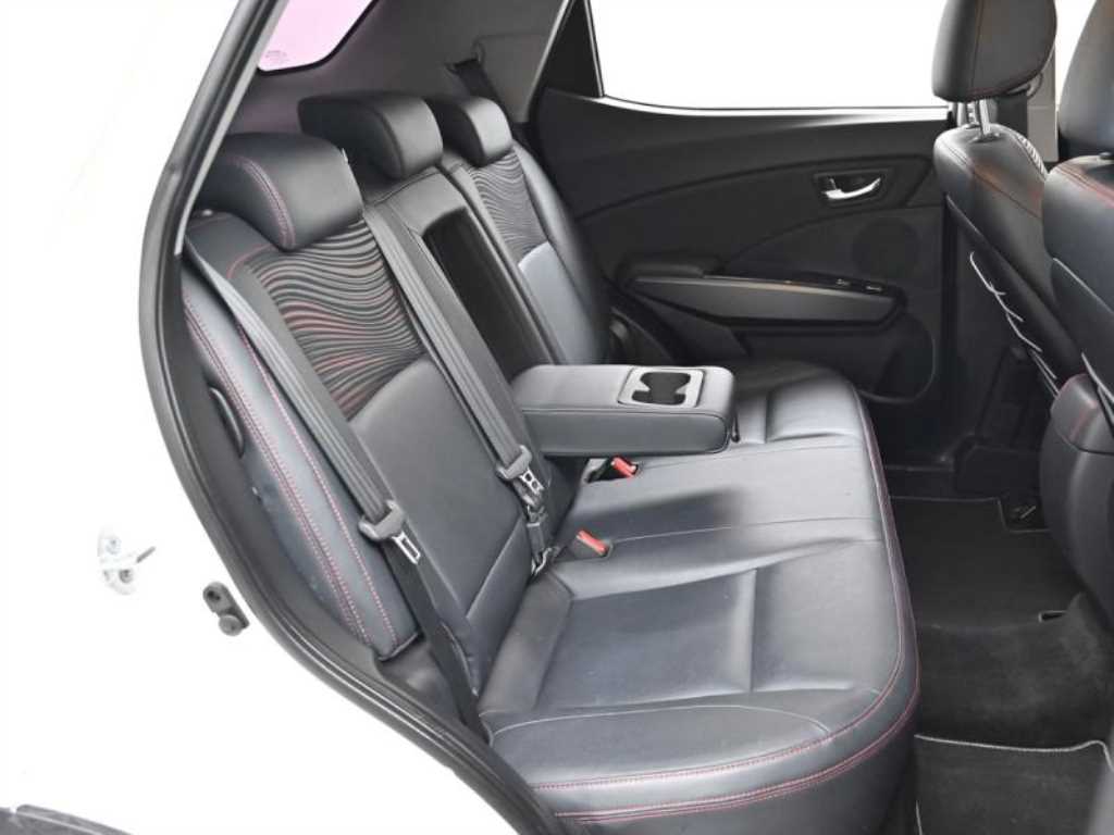 Ssangyong Tivoli - Vista 12