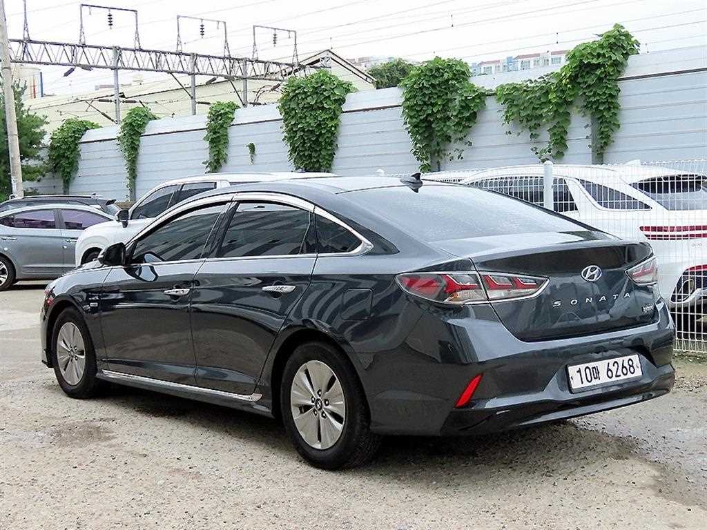 HYUNDAI Sonata - Vista 3