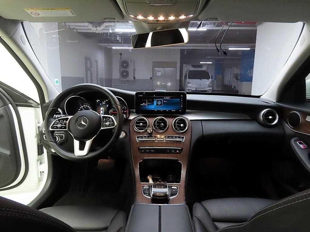 Mercedes Benz C Class - Vista 8