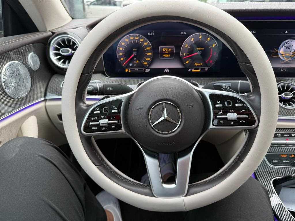 Mercedes Benz E class - Vista 2