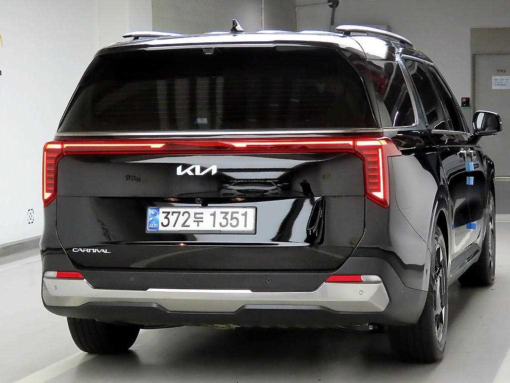 KIA Carnival - Vista 5