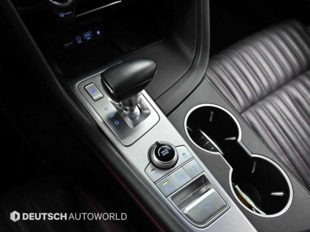 Genesis G70 - Vista 9