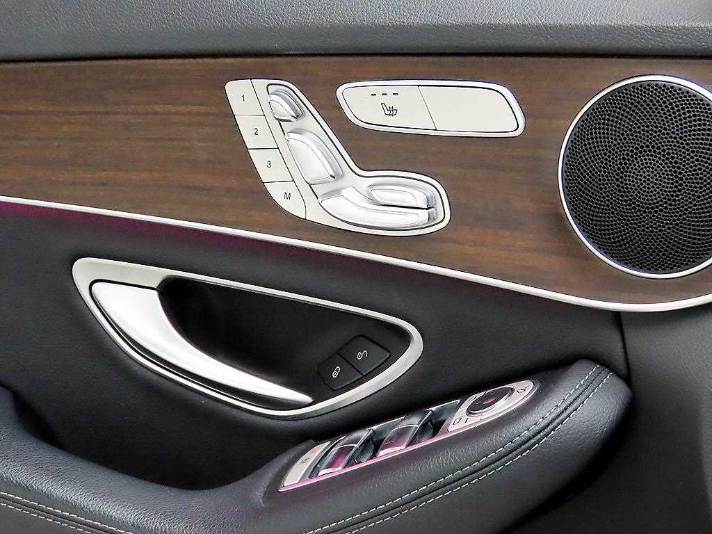 Mercedes Benz C Class - Vista 12