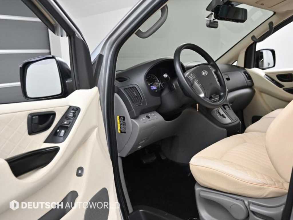 HYUNDAI Starex - Vista 11