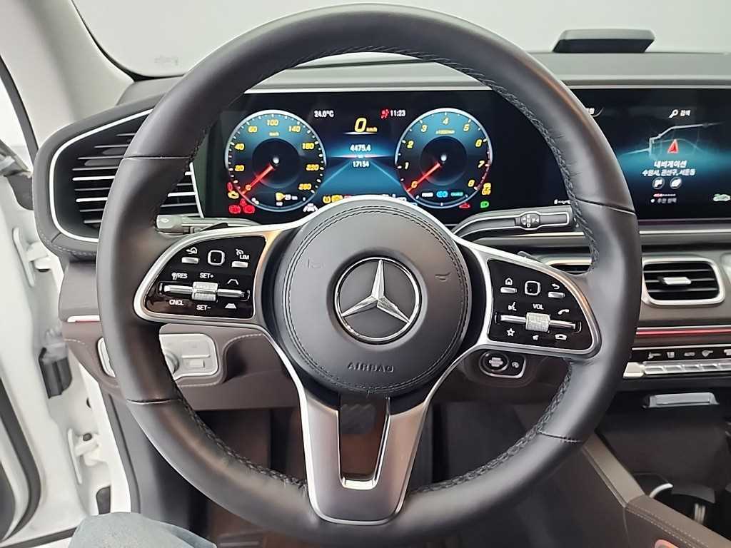 Mercedes Benz GLE Class - Vista 9