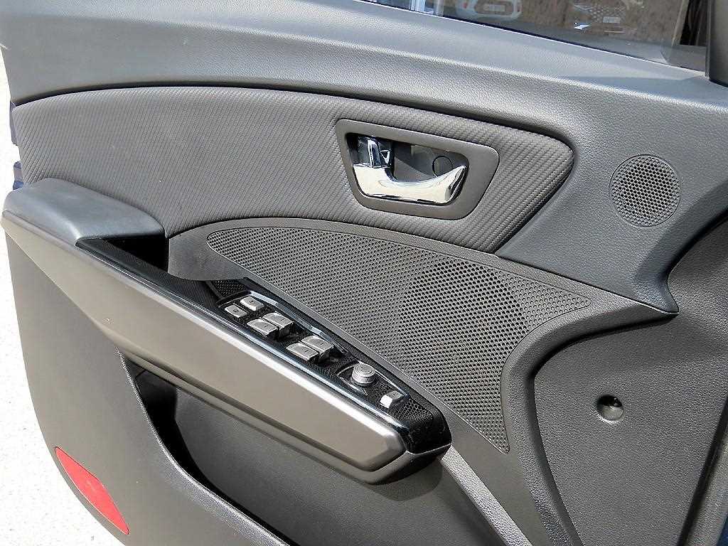 Ssangyong Tivoli - Vista 11