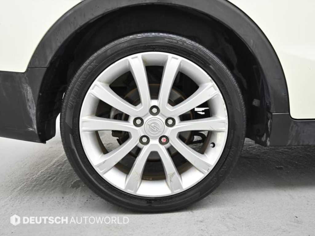 Ssangyong Tivoli - Vista 5