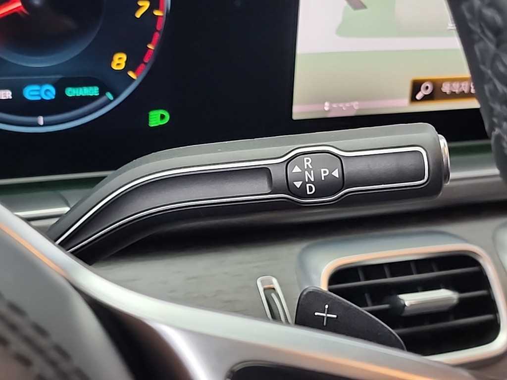 Mercedes Benz GLE Class - Vista 8