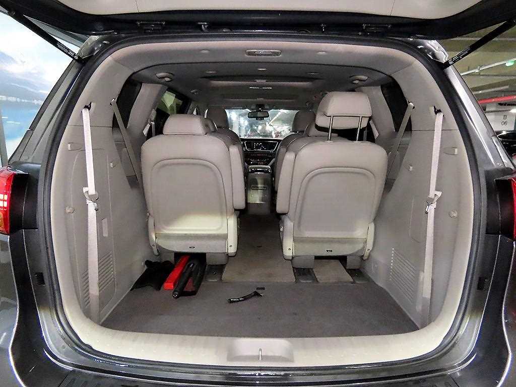 KIA Carnival 2018 Gris - Importación desde Corea - HF Imports Iquique - Foto 17