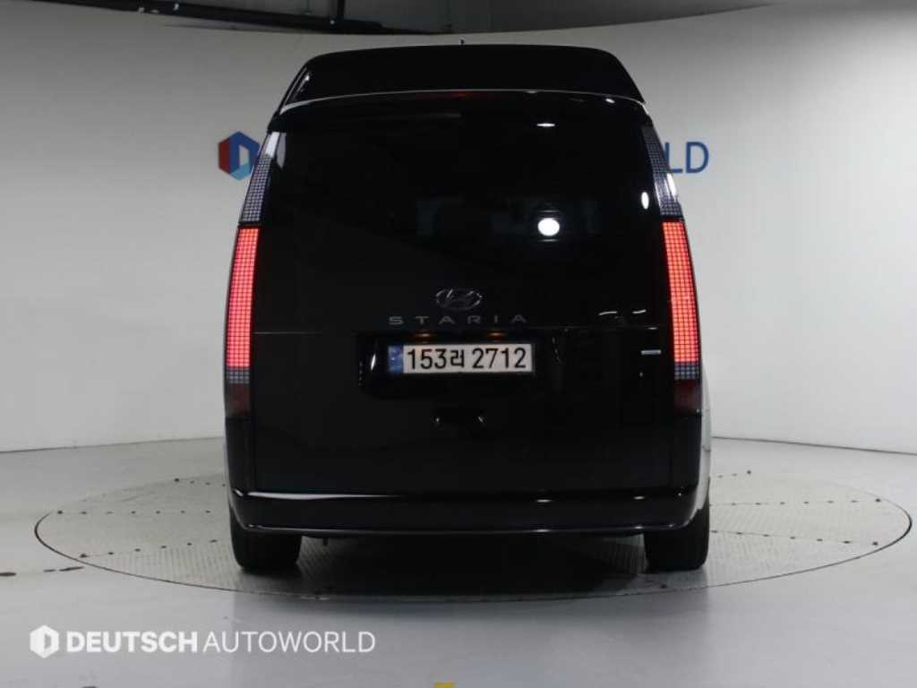 HYUNDAI Staria - Vista 4