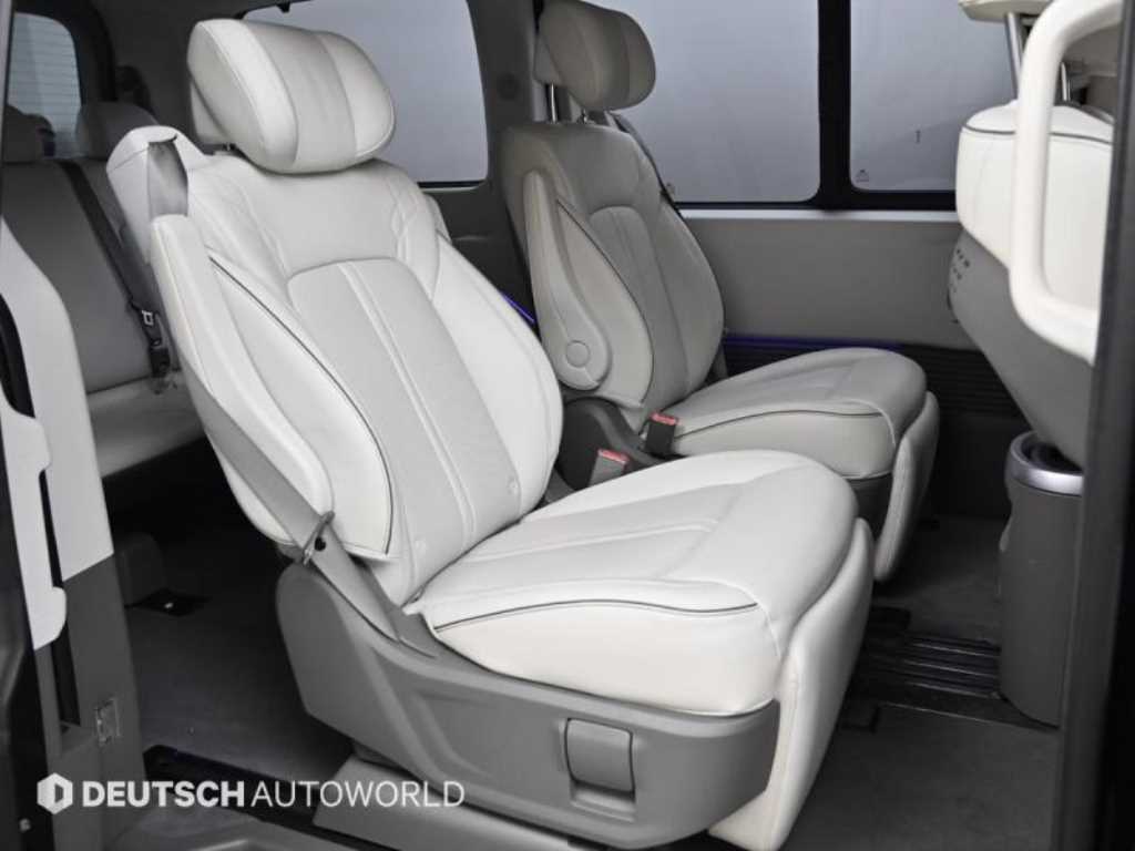 HYUNDAI Staria - Vista 12