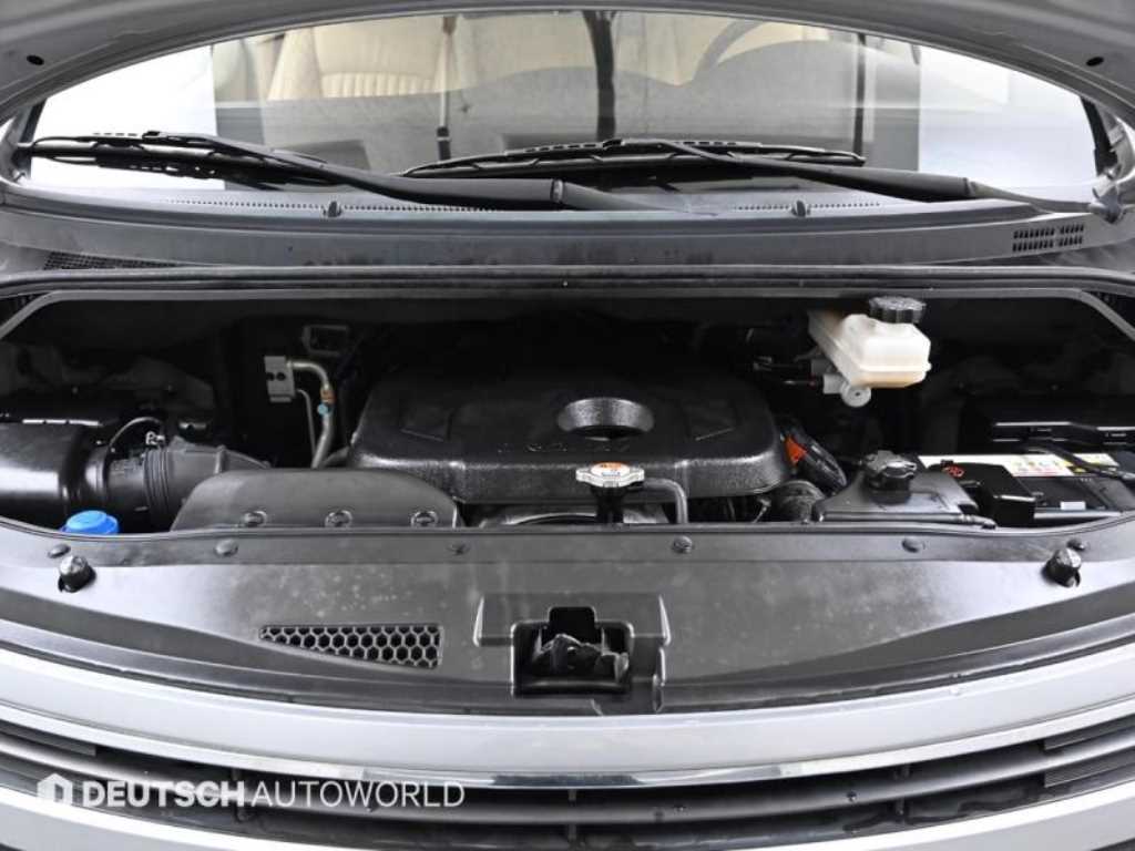 HYUNDAI Starex - Vista 6