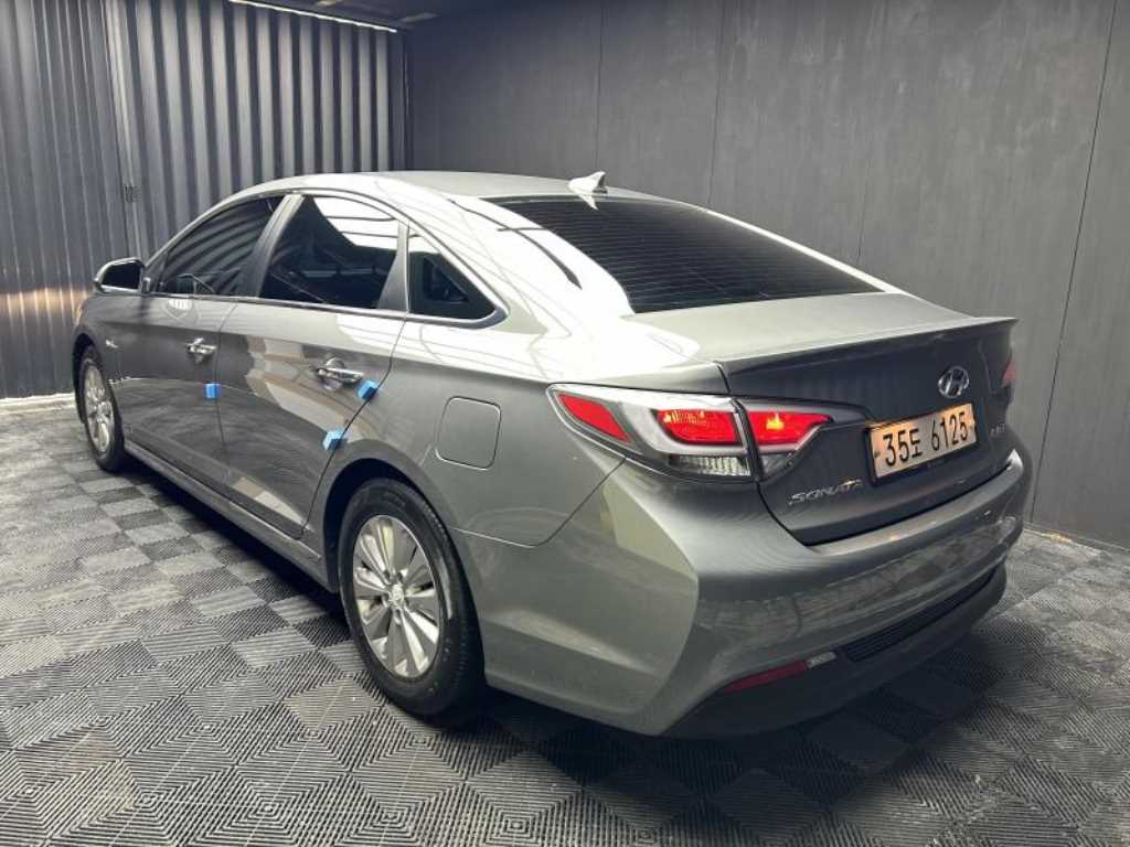 HYUNDAI Sonata - Vista 4