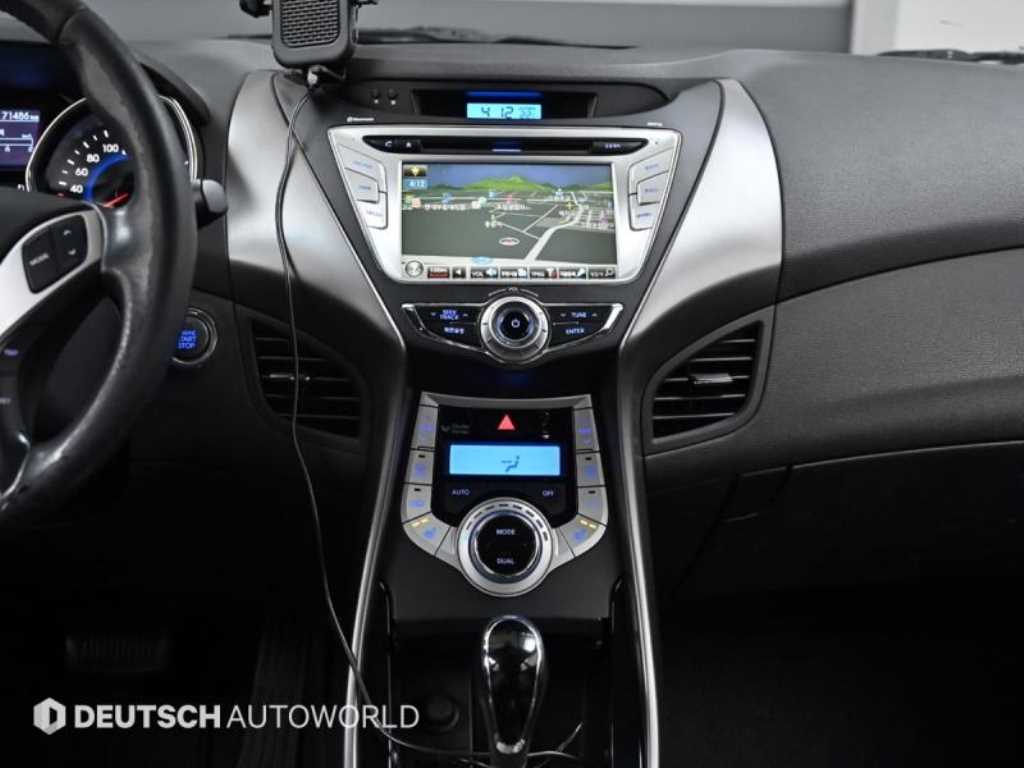 HYUNDAI Avante 2011 Blanco - Importación desde Corea - HF Imports Iquique - Foto 14