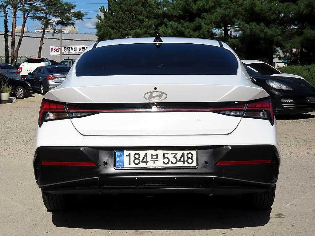 HYUNDAI Avante - Vista 4