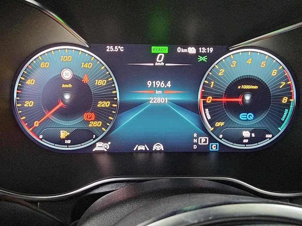 Mercedes Benz GLC Class - Vista 8