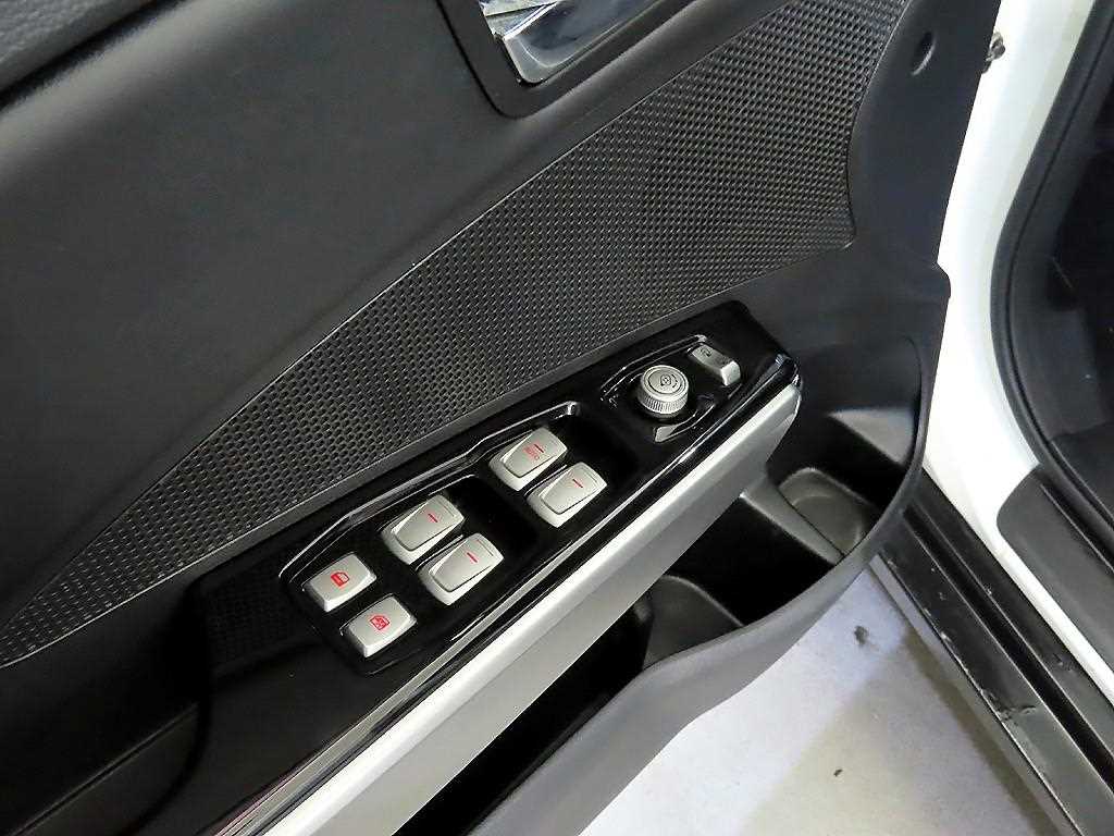 Ssangyong Tivoli 2016 Blanco - Importación desde Corea - HF Imports Iquique - Foto 16