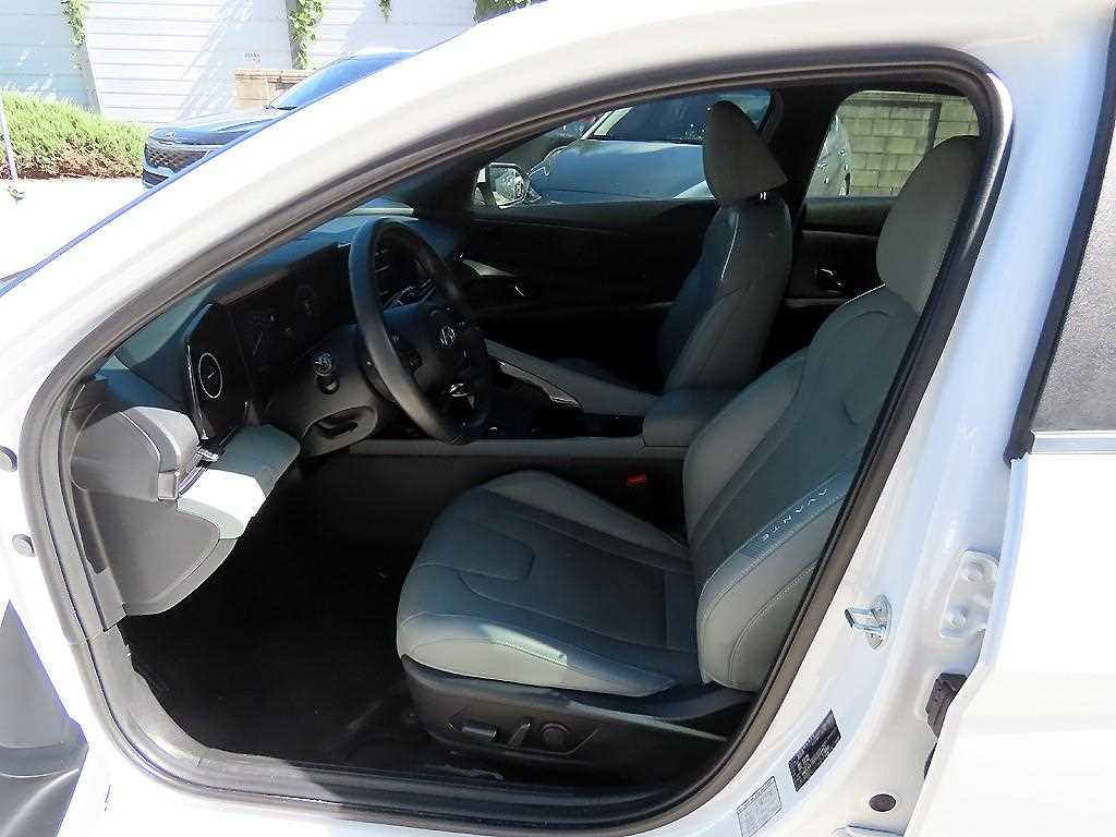 HYUNDAI Avante - Vista 5