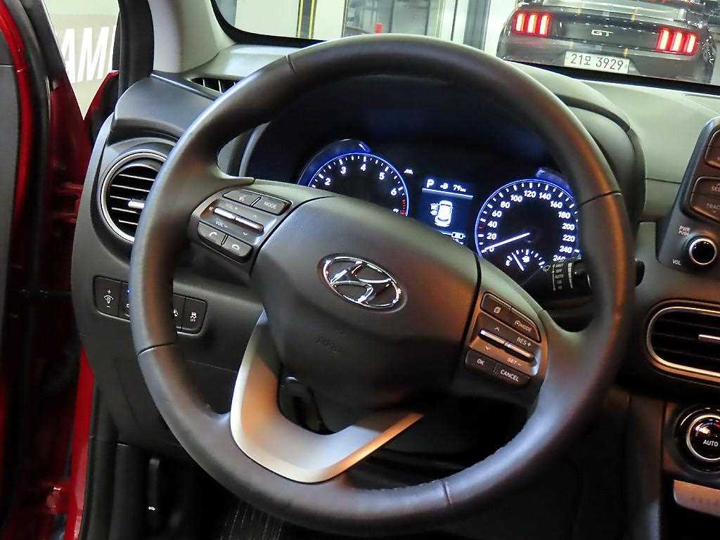 HYUNDAI Kona - Vista 8