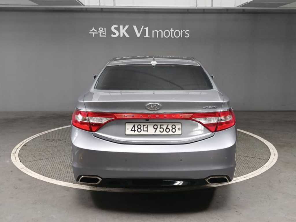 HYUNDAI Grandeur - Vista 2