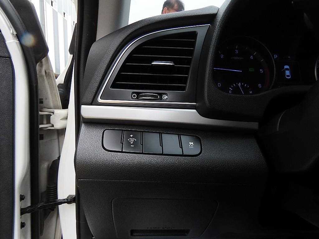 HYUNDAI Avante 2016 - Importación desde Corea - HF Imports Iquique - Foto 13