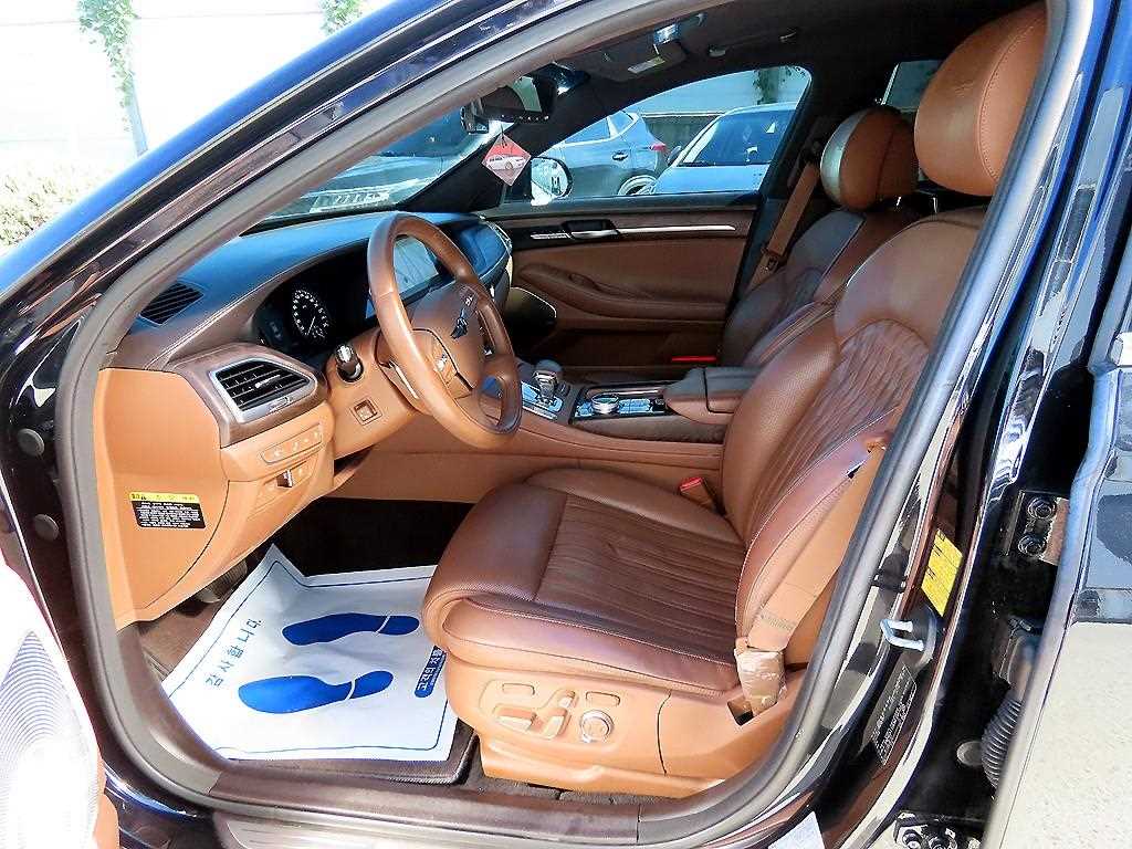 Genesis G90 - Vista 5