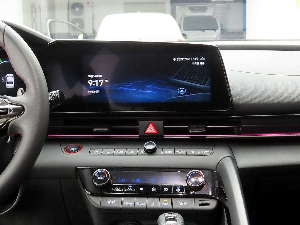 HYUNDAI Avante - Vista 9