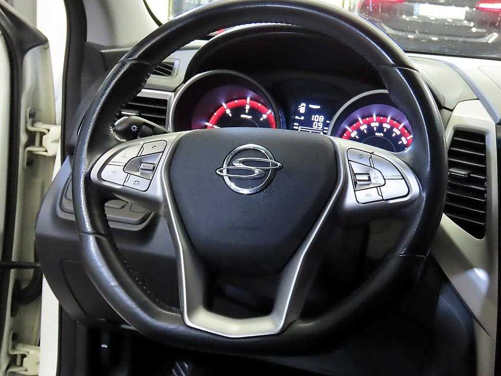Ssangyong Tivoli - Vista 8