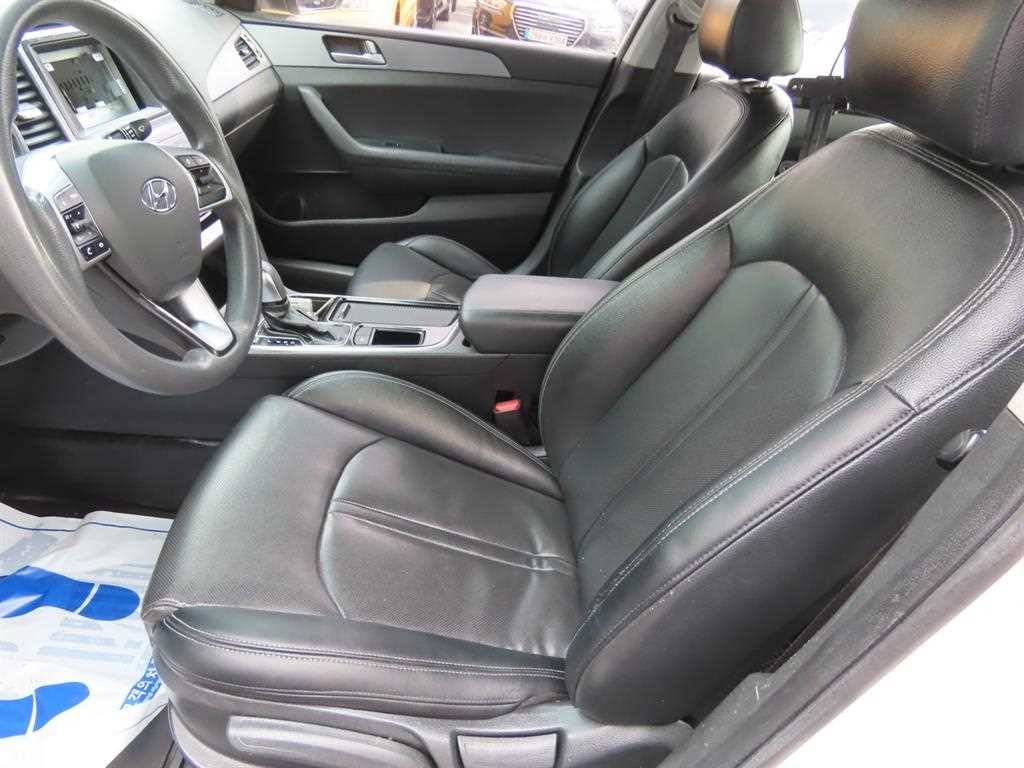 HYUNDAI Sonata - Vista 12