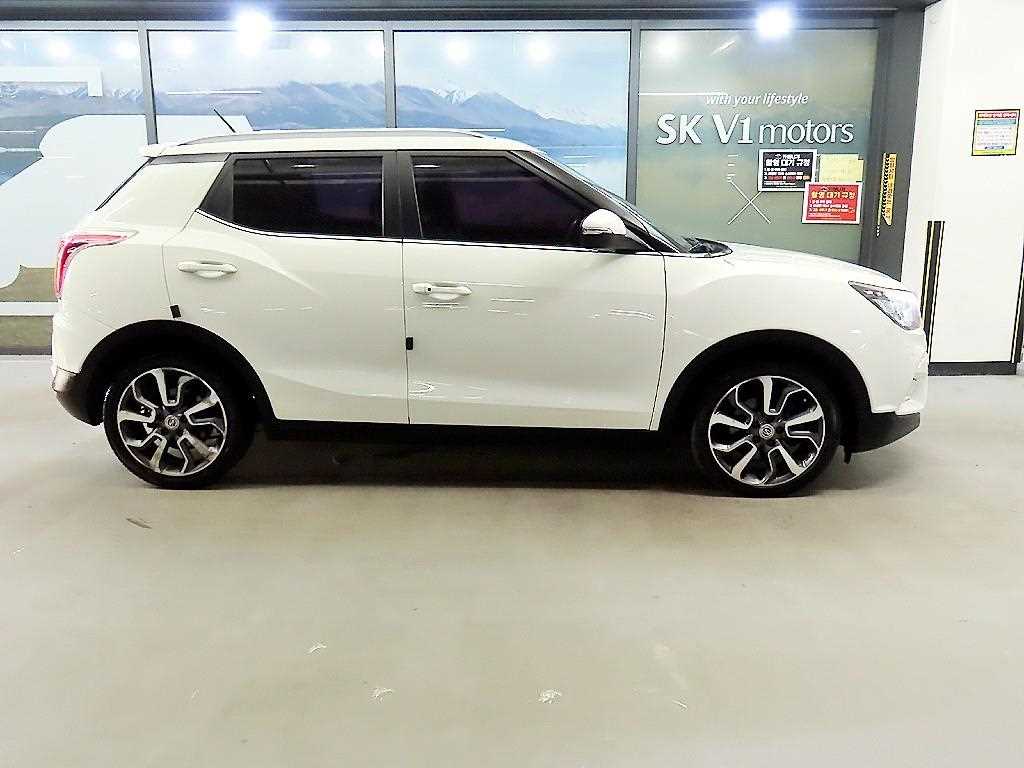 Ssangyong Tivoli - Vista 3