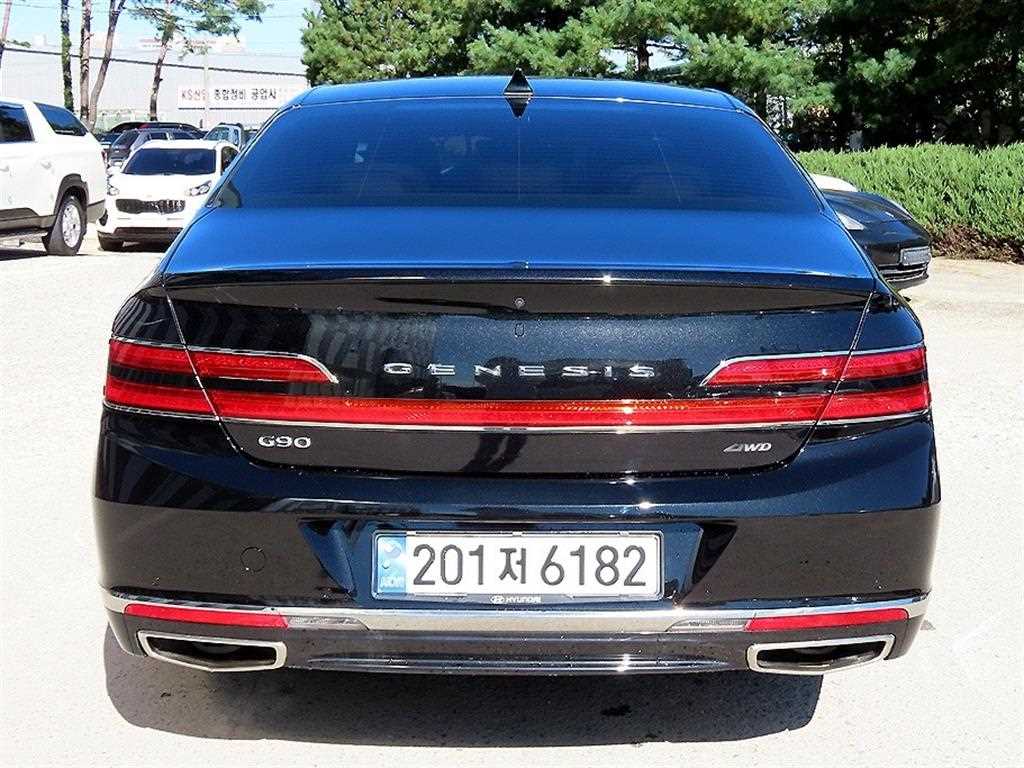 Genesis G90 - Vista 4