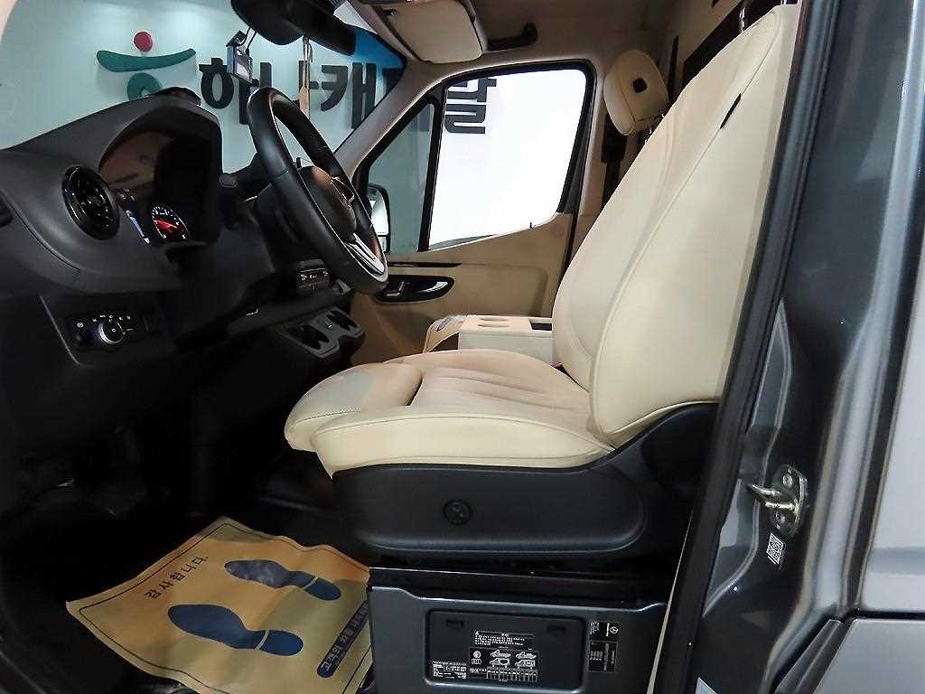 Mercedes Benz Sprinter - Vista 5