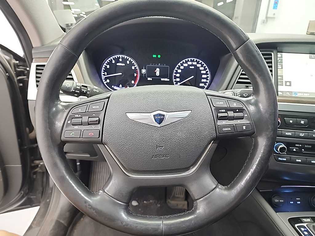 HYUNDAI Genesis - Vista 8
