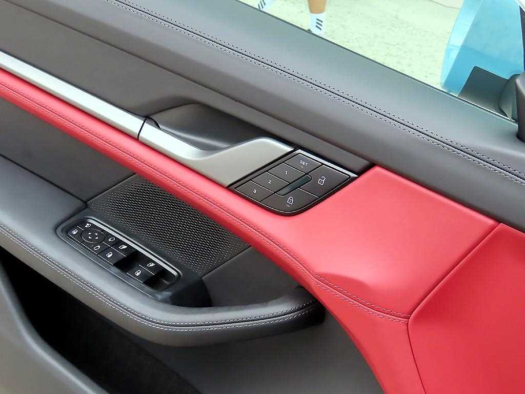 Porsche Taycan - Vista 12