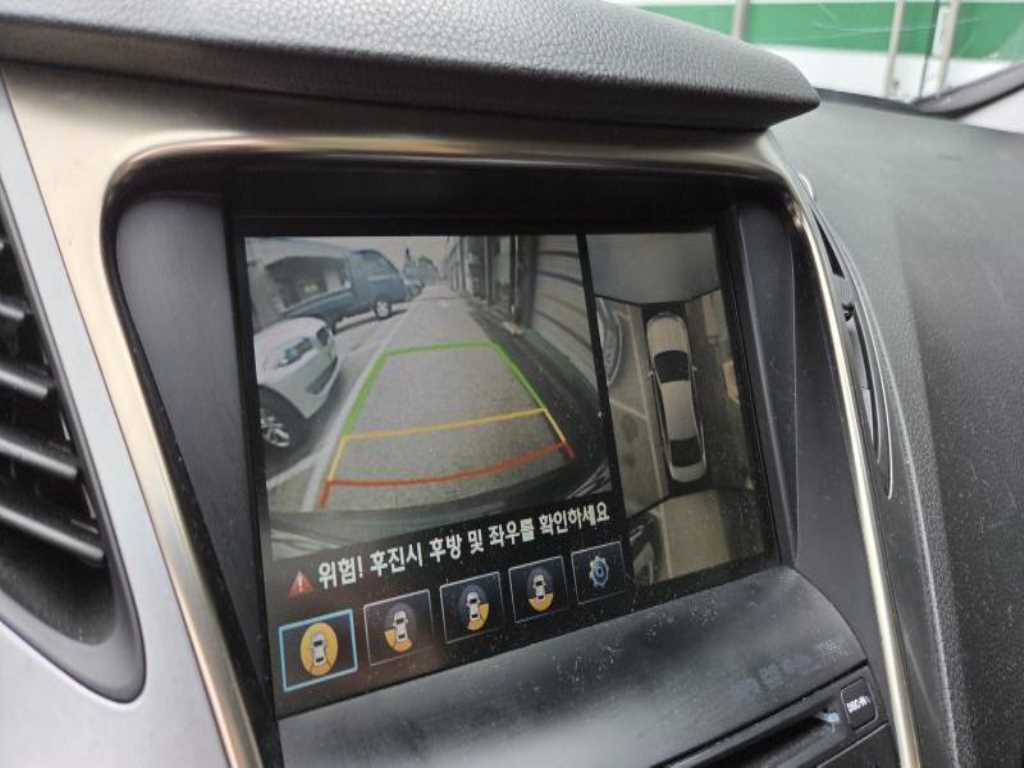 HYUNDAI Grandeur - Vista 11