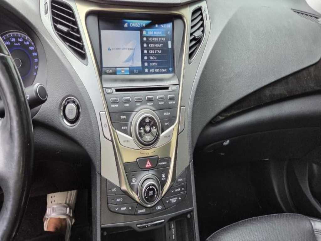 HYUNDAI Grandeur - Vista 6