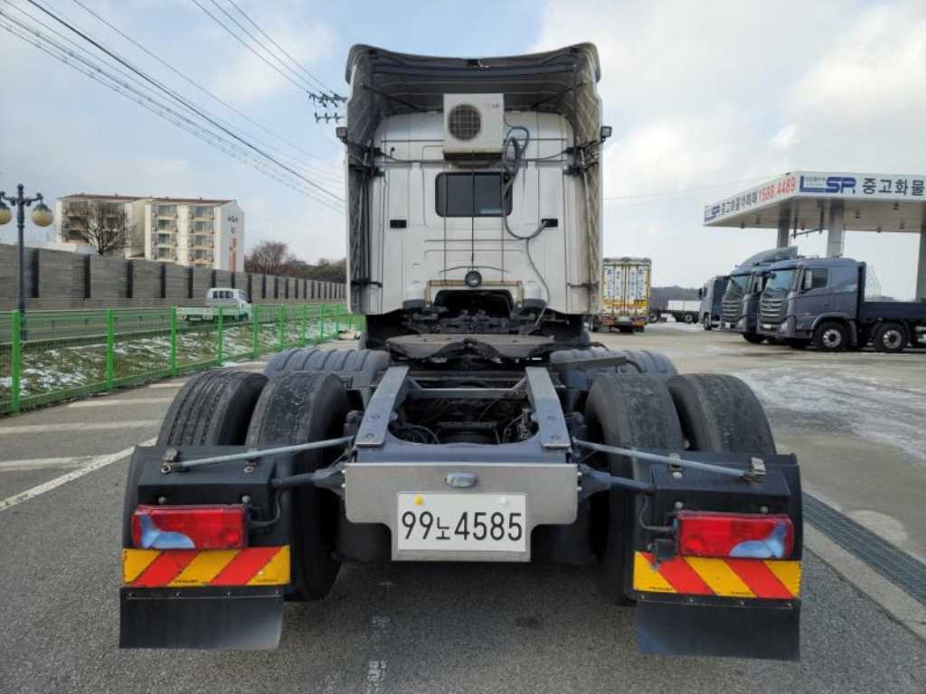 medium and large cargo tractor - Vista 5