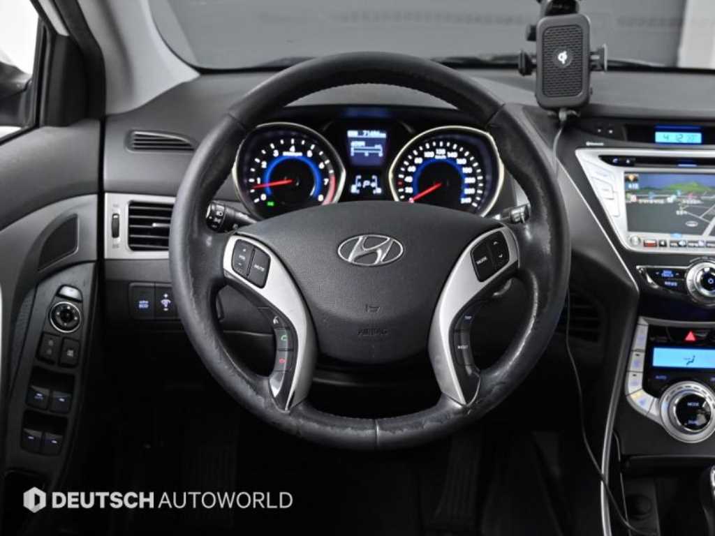 HYUNDAI Avante 2011 Blanco - Importación desde Corea - HF Imports Iquique - Foto 13