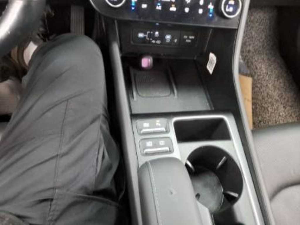 HYUNDAI Sonata - Vista 6