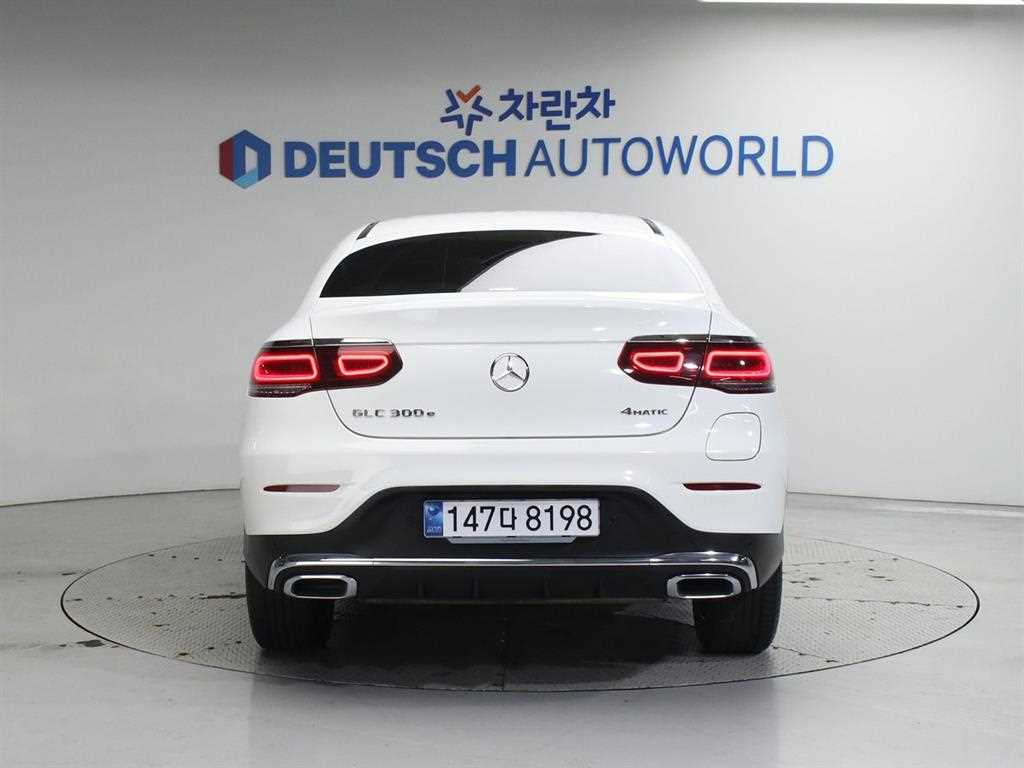 Mercedes Benz GLC Class - Vista 4