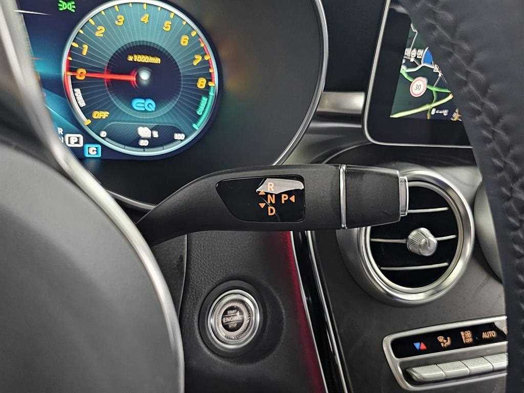 Mercedes Benz GLC Class - Vista 9