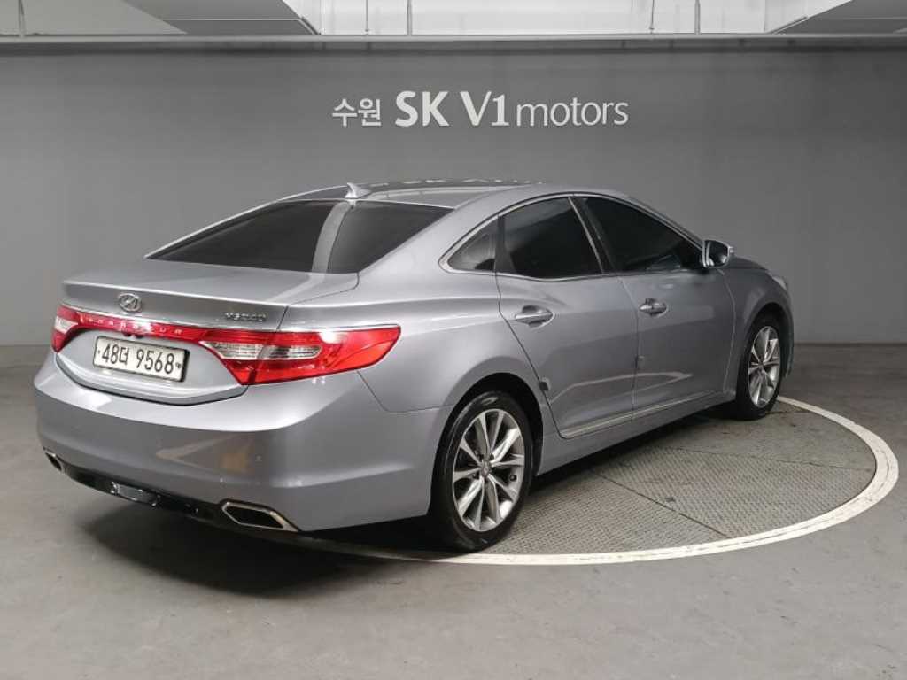 HYUNDAI Grandeur - Vista 4