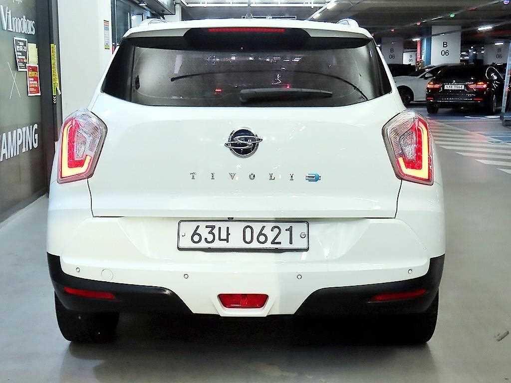 Ssangyong Tivoli - Vista 5