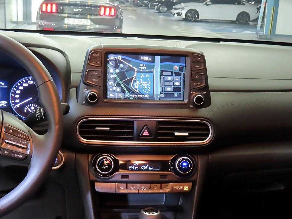 HYUNDAI Kona - Vista 11