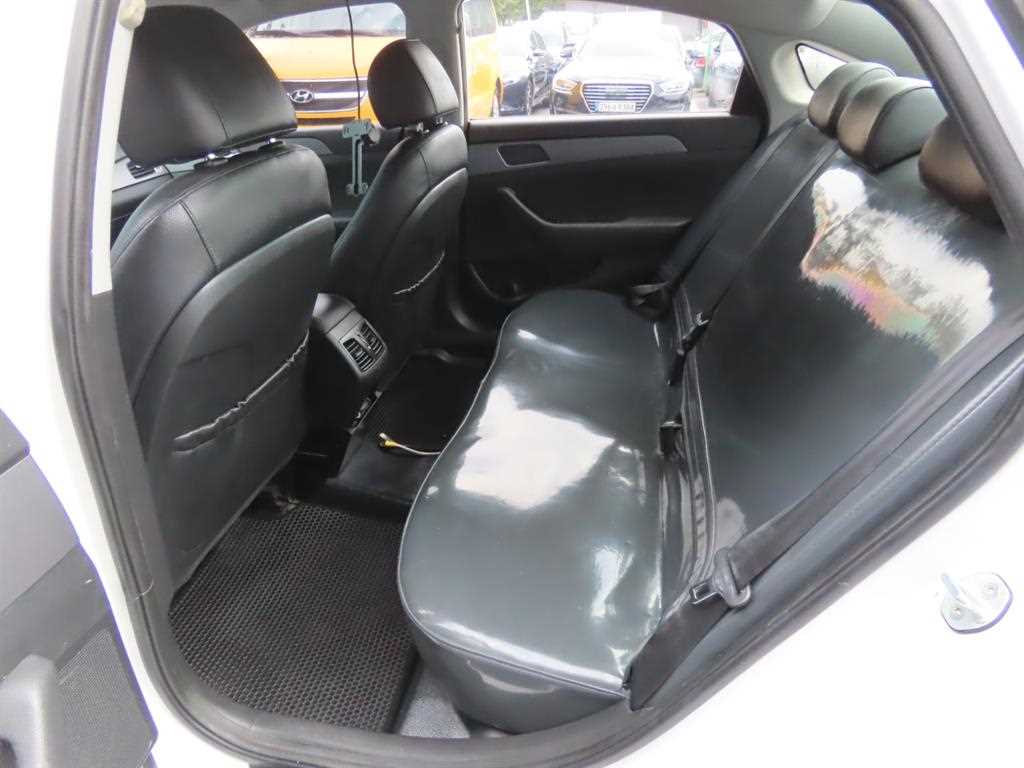 HYUNDAI Sonata - Vista 7