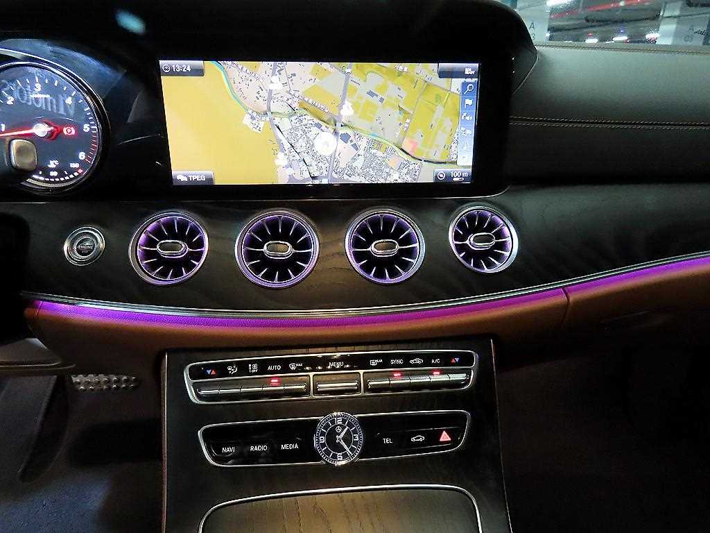 Mercedes Benz E class - Vista 11