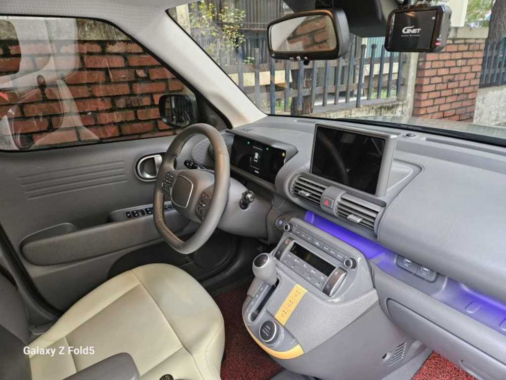 HYUNDAI Casper - Vista 5