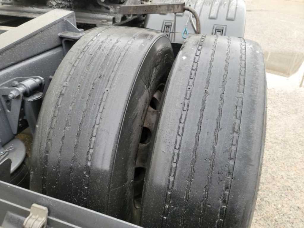 medium and large cargo tractor - Vista 11